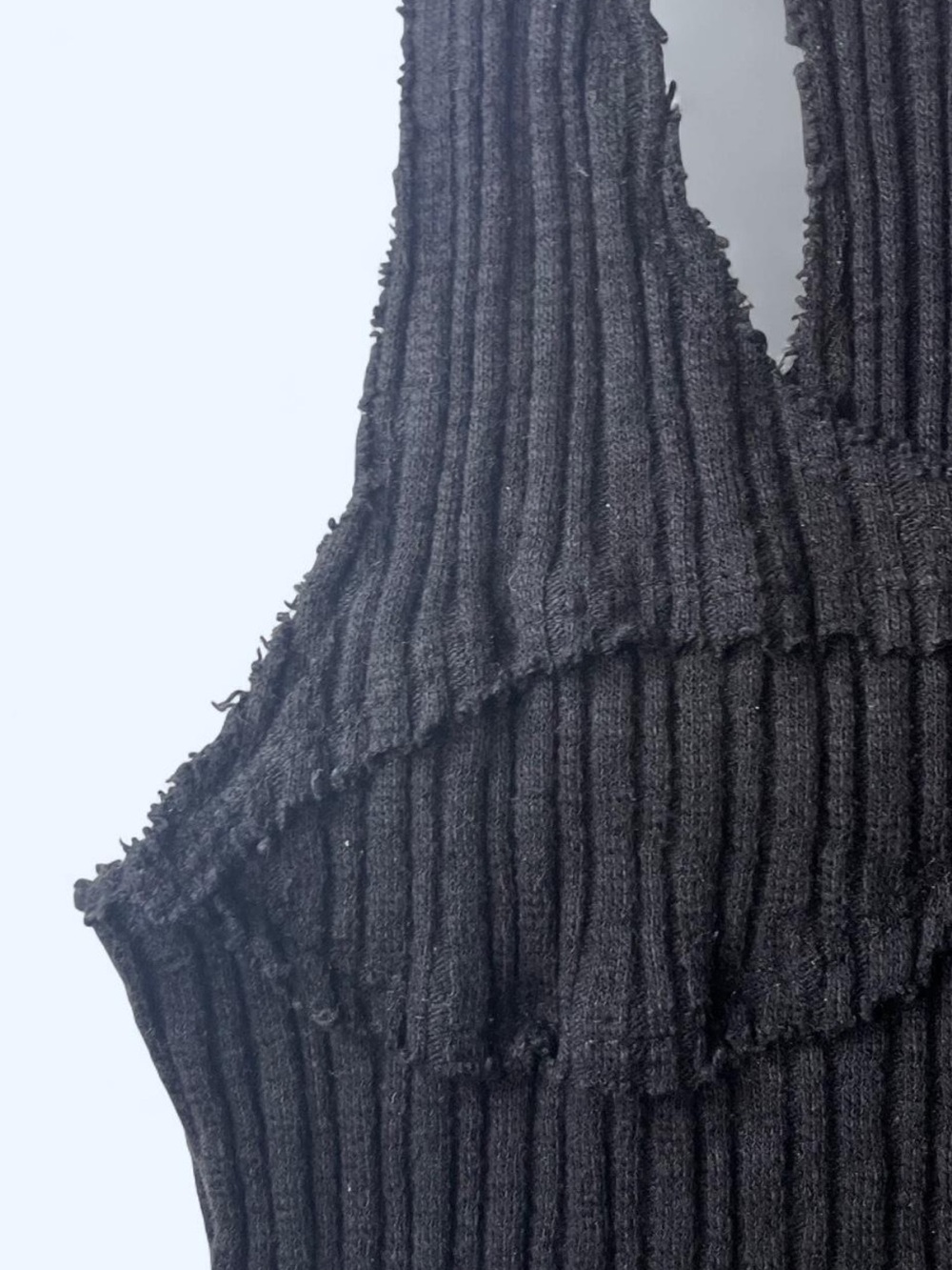 Urban Outfitters Black Ribbed Raw-Edge Tank - Picture 4 of 5